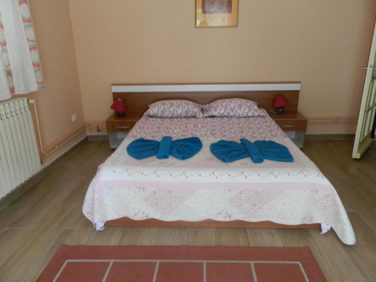Apartments Vila Vanda Porec Exterior photo